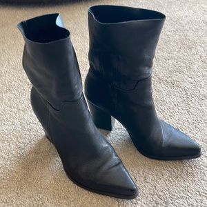 Bleeker & Bond slip on black leather boots size 7.5